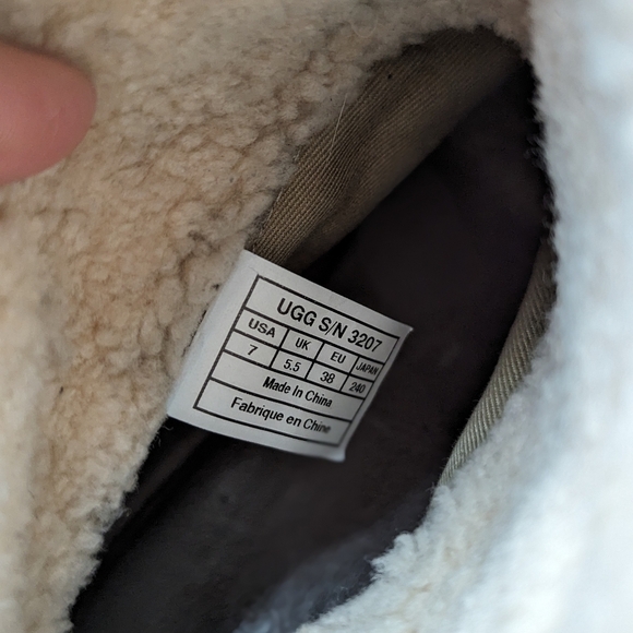 UGG Australia Lynnea Shearling Studded Clog Boot - Picture 11 of 12